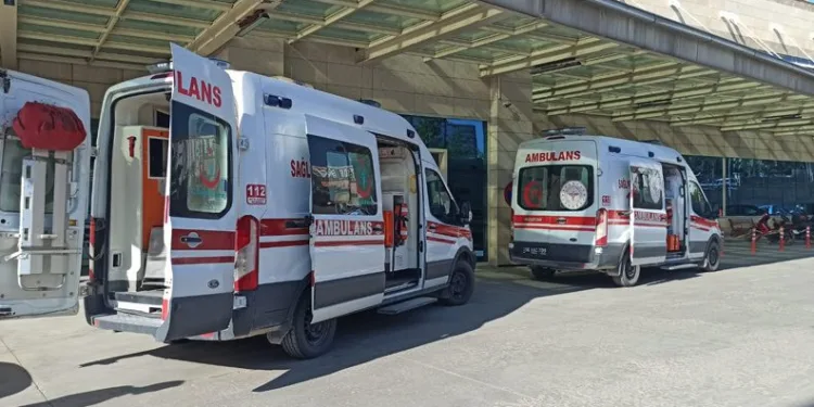 Siirt’te 7’nci kattan düşen genç kadın ağır yaralandı