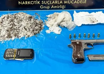 Dur ihtarına uymayan otomobilden uyuşturucu çıktı