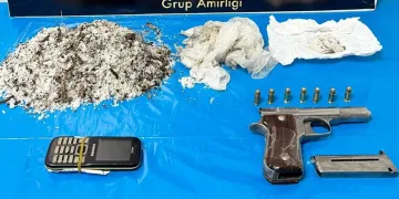Dur ihtarına uymayan otomobilden uyuşturucu çıktı