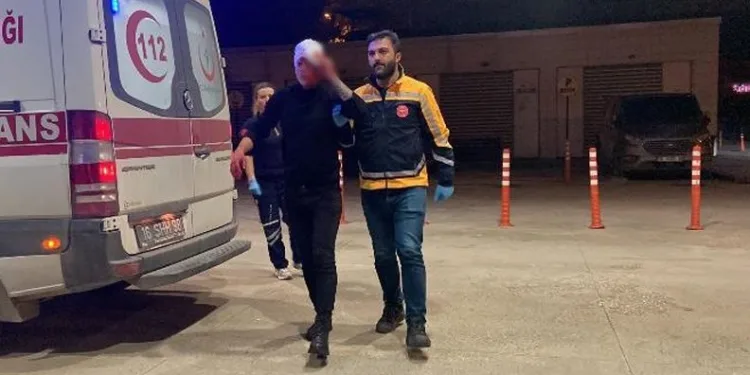 Bursa’da tartıştığı kişiyi başında şişe kırarak yaraladı