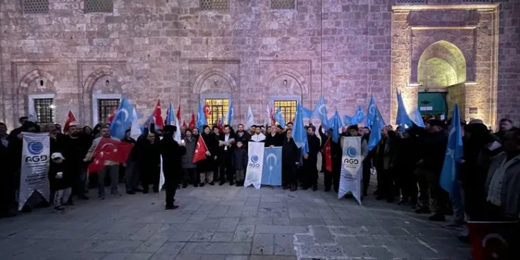 Bursa’da Çin’in Doğu Türkistan politikaları protesto edildi