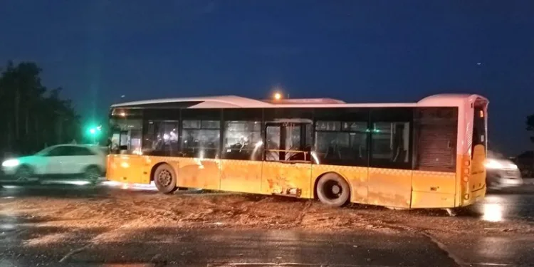 İETT otobüsü ters yola girdi: 14 yaralı