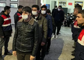 Kocaeli’de 127 düzensiz göçmen sınır dışı edildi