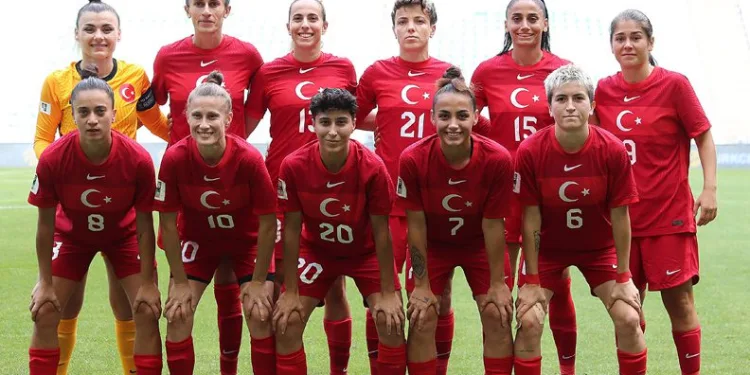 A Milliler 3 basamak yükseldi