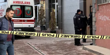 Apart otelde iki gencin cesedi bulundu