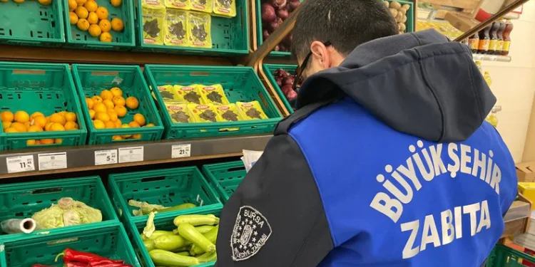 Bursa’da zincir marketler mercek altında