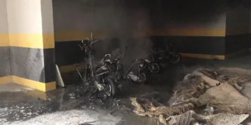 Bursa’da park halindeki motosikletler alev alev yandı