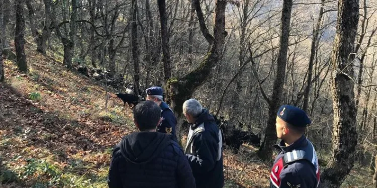 Bursa’da seyir halindeki otomobil alev alev yandı