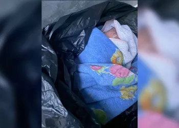 Çöp poşetine sarılı halde yeni doğmuş bir bebek bulundu