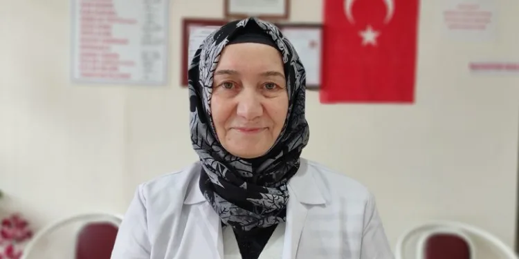 Bursalı hemşire hastaların hayatlarını şiirlere yansıttı