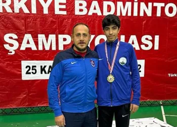 Osmangazili badmintoncudan altın madalya
