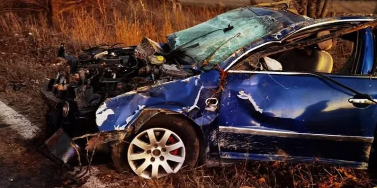 Isparta’da otomobil şarampole devridi: 2 ölü