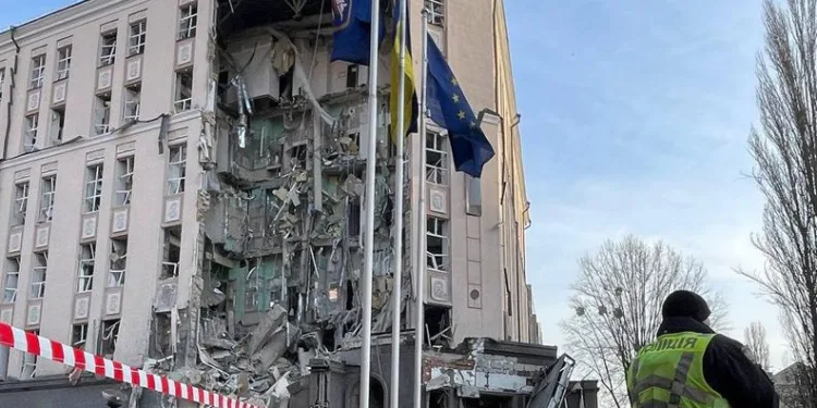 Rusya’dan Kiev’e hava saldırısı