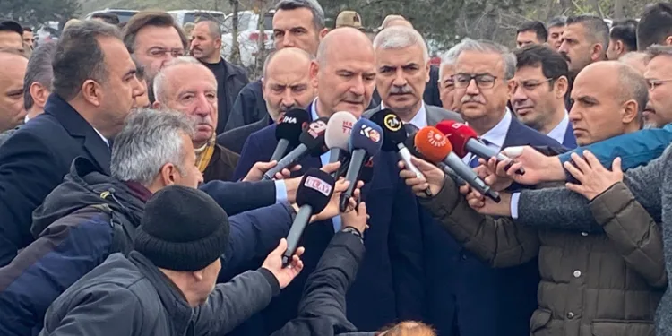 Bakan Soylu patlama bölgesinde