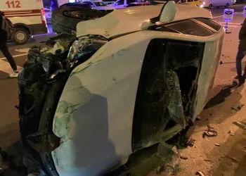 Yalova’da otomobiller çarpıştı: 4 yaralı
