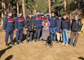Artvin’de kaybolan engelli kadını ekipler buldu