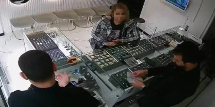 Bursa’da kuyumculara sahte zincir satan şüpheli yakalandı