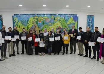 Fotoğrafçılık atölyesi mezunlarını verdi