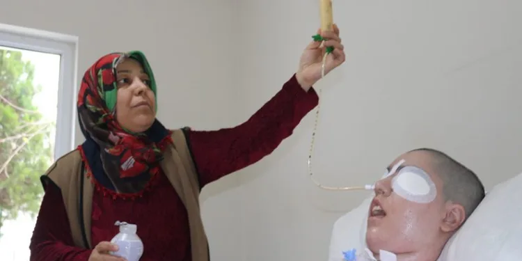Bursa’da kızı için evini yoğun bakıma çevirdi