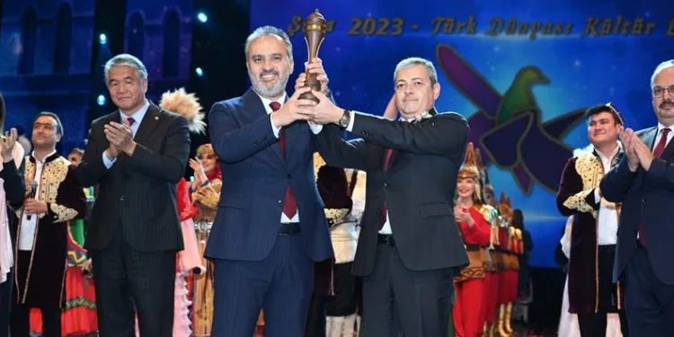 Türk Kültür sancağında nöbet değişimi