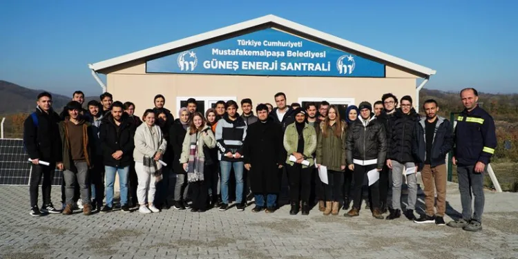 BTÜ öğrencileri GES Projesi’ni inceledi