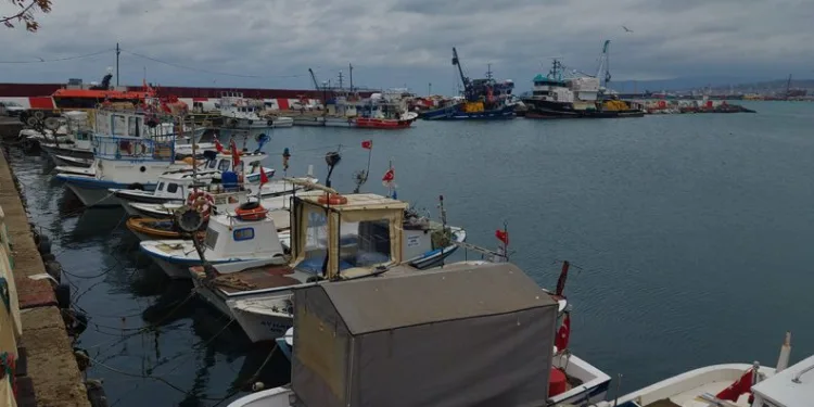 Marmara Denizi ulaşımına poyraz engeli