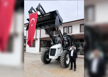 Harmancık Belediyesin’e kazıcı yükleyici iş makinesi