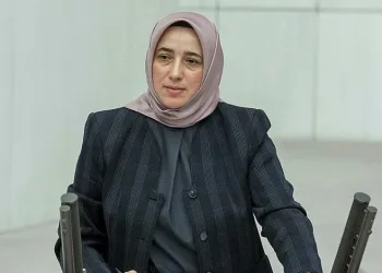 Özlem Zengin’den başörtüsü açıklaması