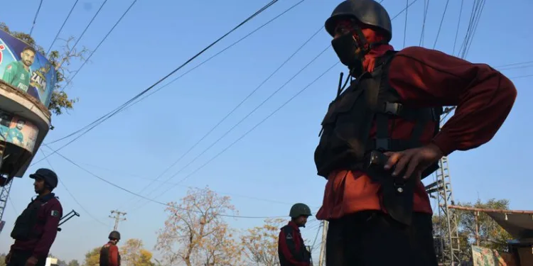 Pakistan’da rehine krizi: 35 ölü