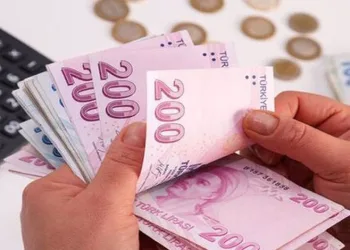 Polis aracına bombalı saldırı: 8’i polis 9 yaralı