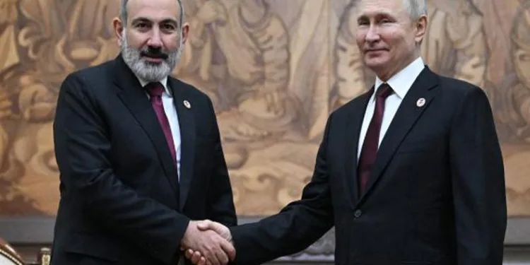 Putin ve Paşinyan, Kırgızistan’da görüştü