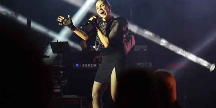 Bursa’da festival Sertap Erener’le başladı