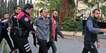 Kan donduran cinayet! Annesini bıçakladı