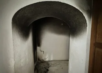 7 yaşındaki çocuk camiyi ateşe verdi