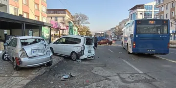 Ankara’da 2 belediye otobüsünün art arda kaza yaptı