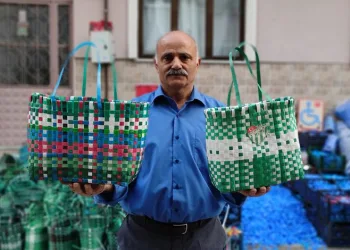 Bursalı hayırsever, kapak toplayıp engellileri sevindiriyor