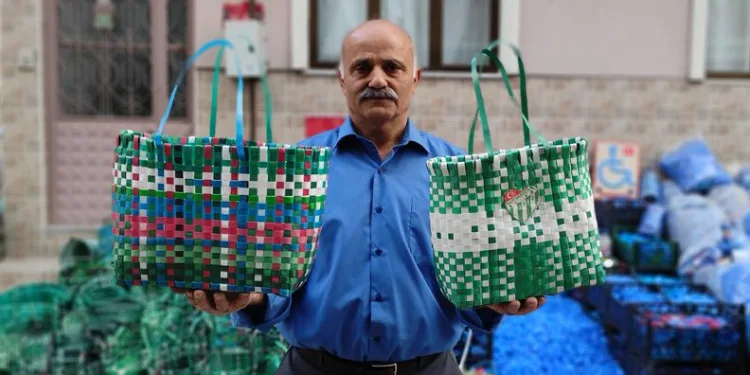 Bursalı hayırsever, kapak toplayıp engellileri sevindiriyor