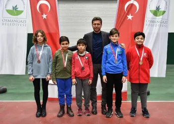 Satranç ustaları madalyalarına kavuştu