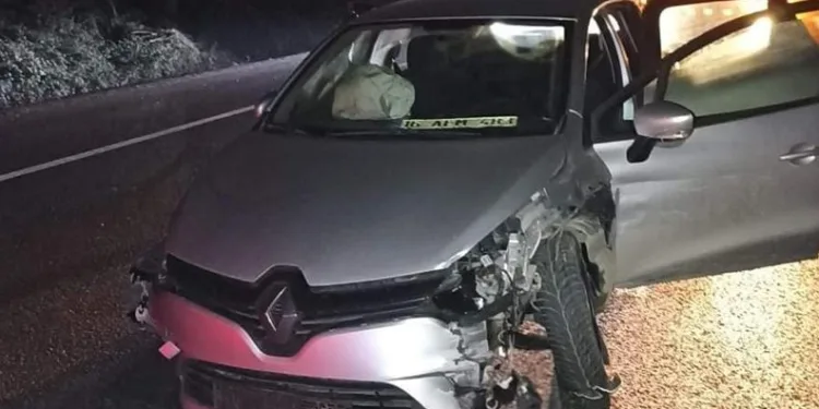 Bursa’da otomobil bariyerlere çarptı: 6 yaralı