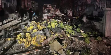 Antalya’da muz yüklü kamyonet patladı