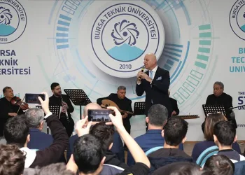 ‘Her gencin bir şarkısı olmalı’
