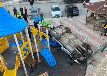 Bursa’da çocuk parkında faciadan dönüldü
