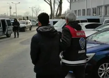 Bursa’da balkon fareleri yakayı ele verdi