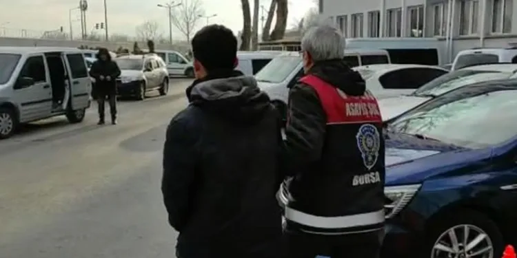 Bursa’da balkon fareleri yakayı ele verdi
