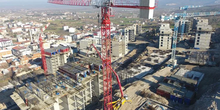 Bursa’da, TOKİ daireleri hızla yükseliyor