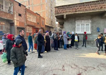 Kızını kaybeden baba bıçaklandı