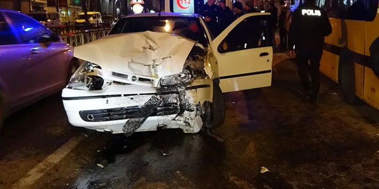 Yeni yıla kaza yaparak girdiler