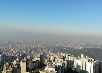 İstanbul yılın ilk gününde sise büründü