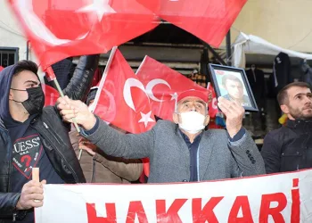 Hakkari’li annelerin evlat nöbeti