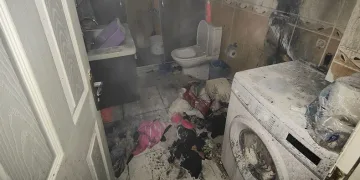 Saç kurutma makinesi evi yaktı